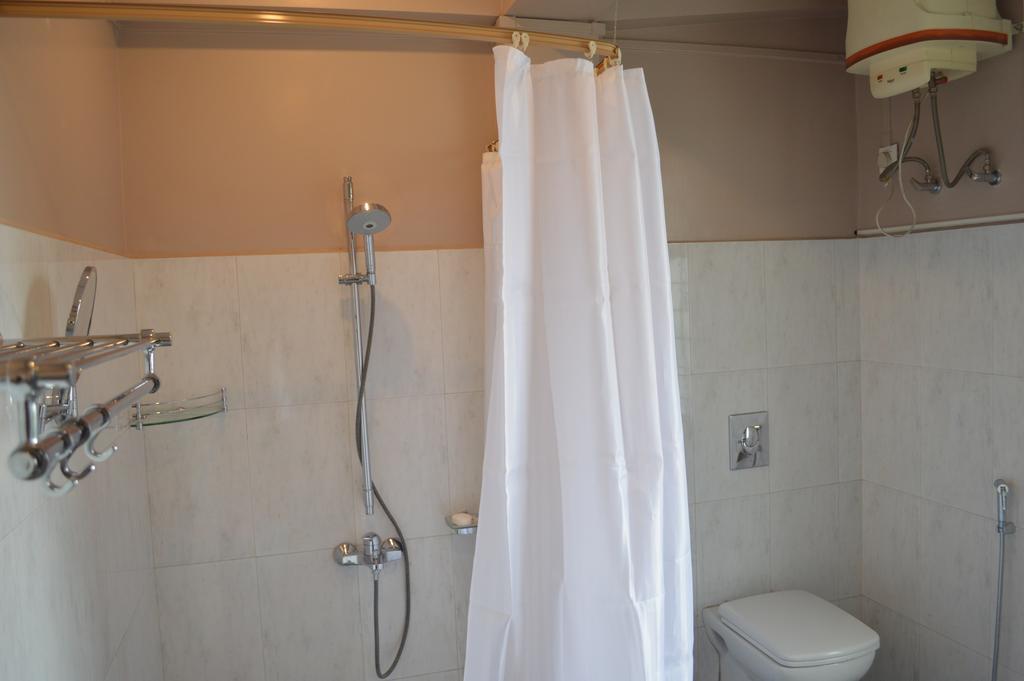 Orange Homestay Шилонг Екстериор снимка