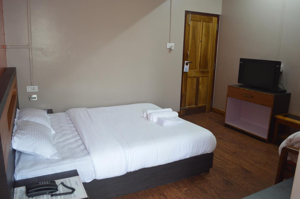 Orange Homestay Шилонг Екстериор снимка