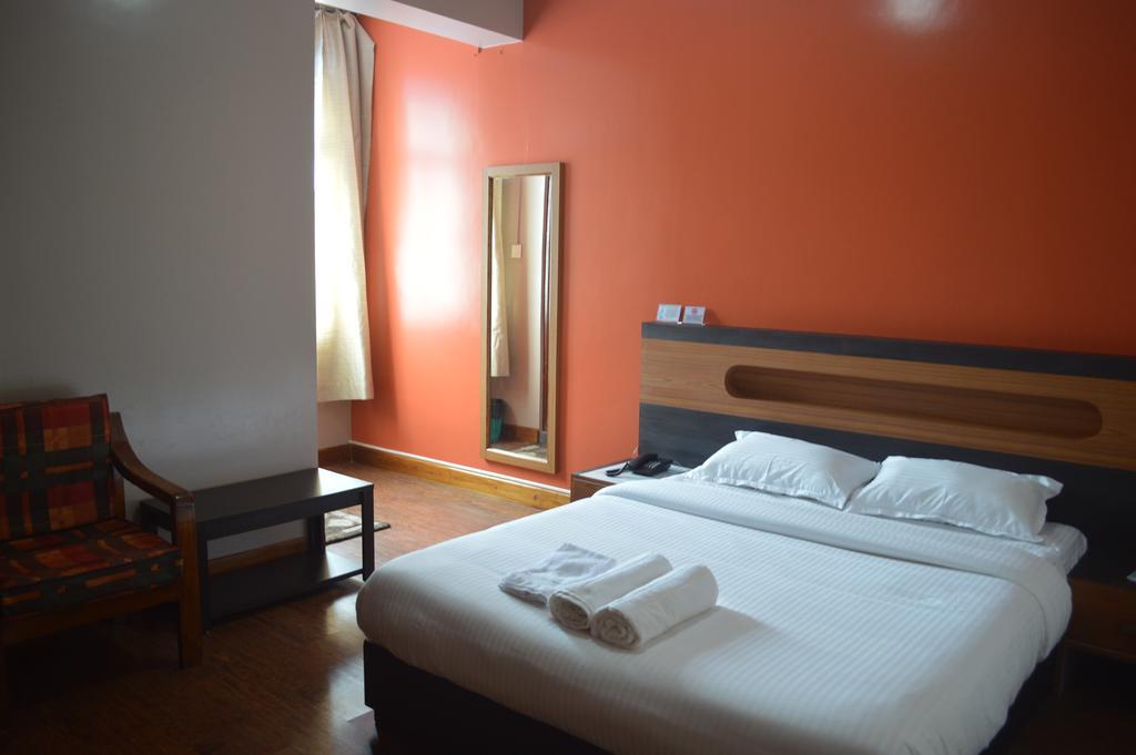 Orange Homestay Шилонг Екстериор снимка