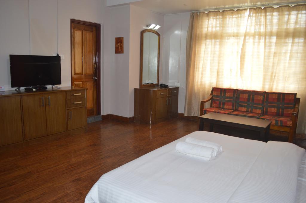 Orange Homestay Шилонг Екстериор снимка
