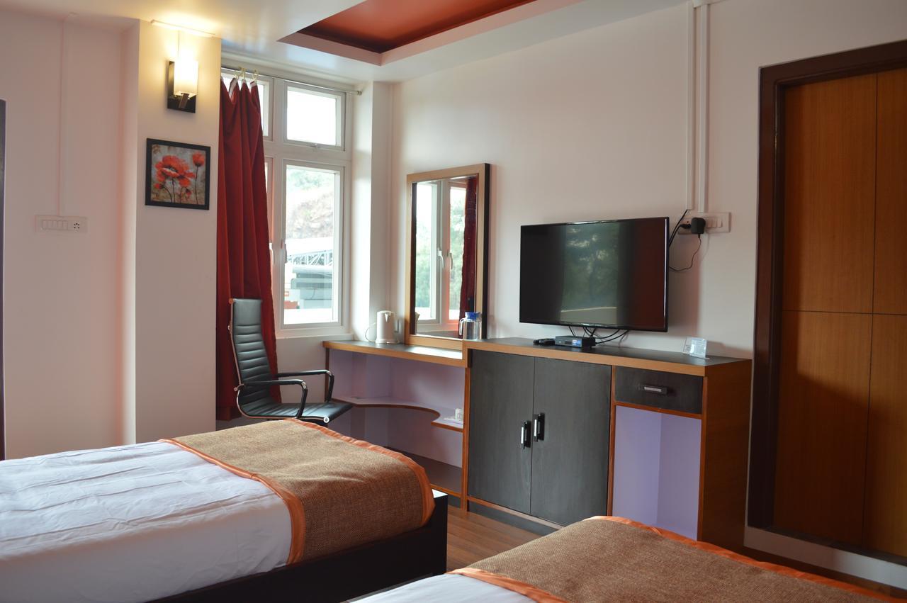 Orange Homestay Шилонг Екстериор снимка