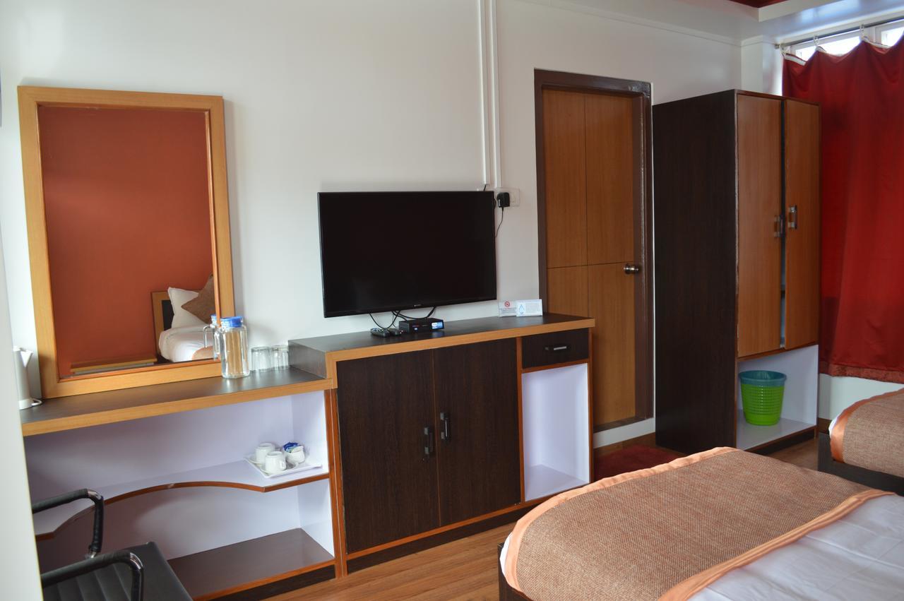 Orange Homestay Шилонг Екстериор снимка