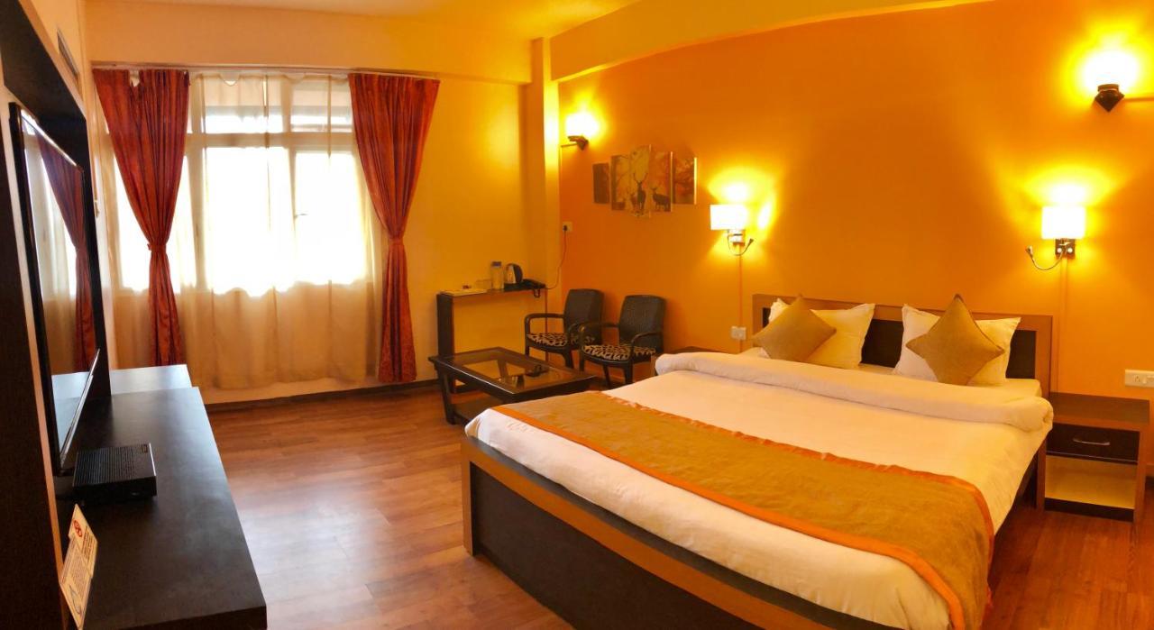 Orange Homestay Шилонг Екстериор снимка