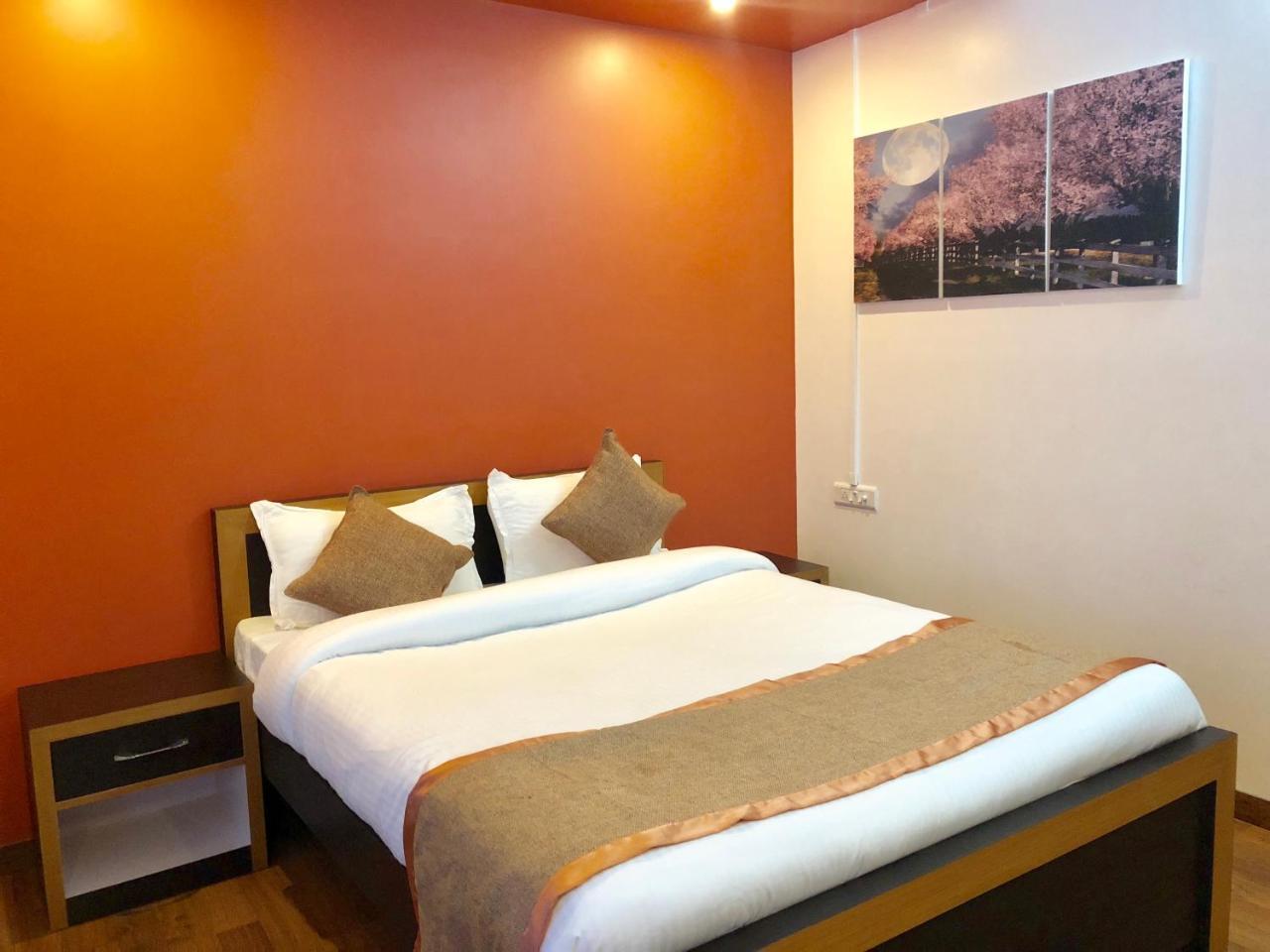 Orange Homestay Шилонг Екстериор снимка